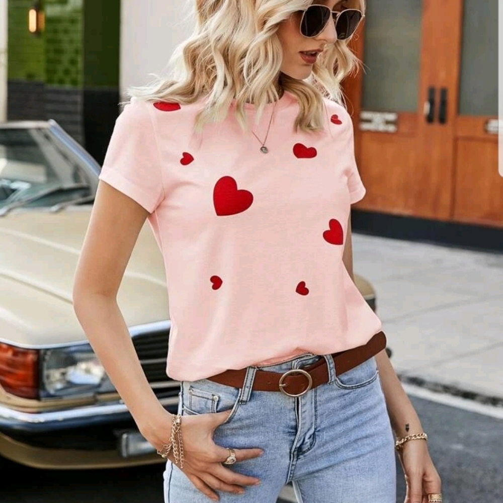 HEART PRINT ROUND NECK TEE - Picture 2 of 6